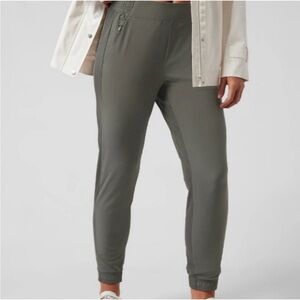 Athleta Brooklyn Legacy Lightweight Joggers Olive Green Size 8